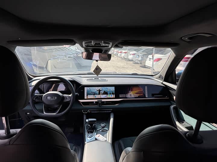 Фото 9 - Geely Monjaro