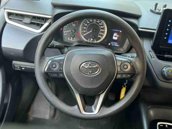 Фото 6 - Toyota Corolla