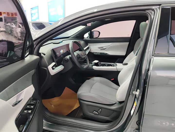 Фото 9 - Changan UNI-T