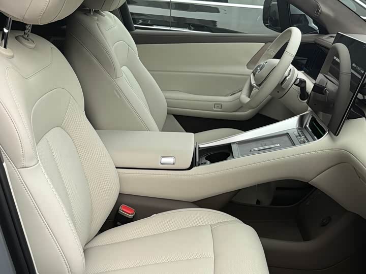 Фото 2 - Denza N8L