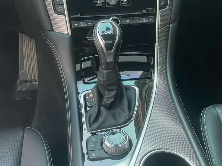 Фото 9 - Infiniti Q50L