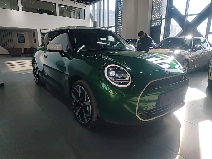 Фото 4 - Mini Cooper