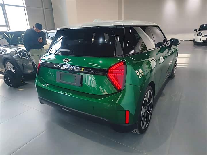 Фото 7 - Mini Cooper