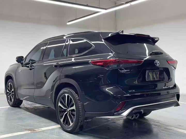 Фото 7 - Toyota Crown Kluger