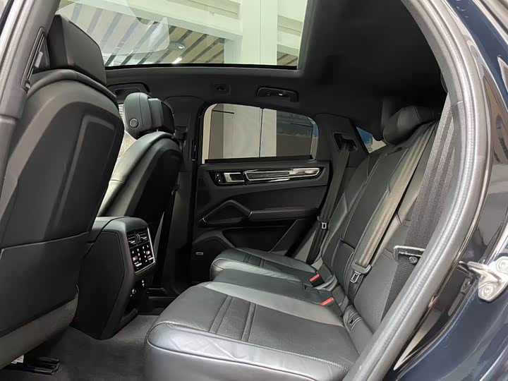 Фото 6 - Porsche Cayenne