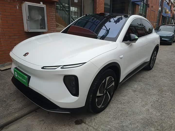 Фото 1 - Nio EC6
