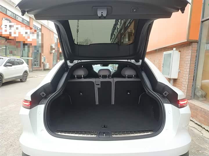 Фото 9 - Nio EC6