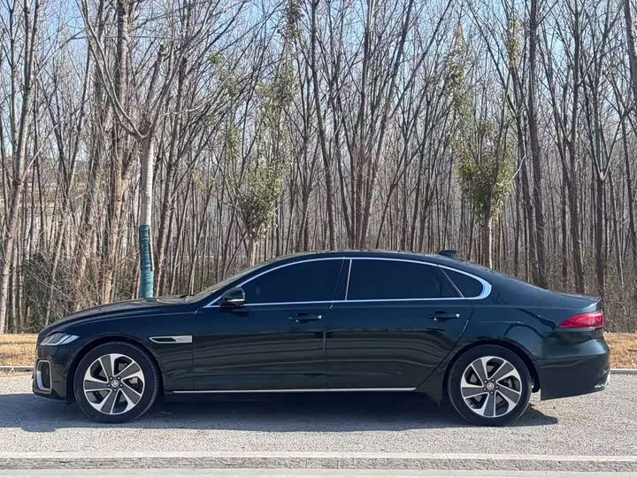 Фото 8 - Jaguar XF L