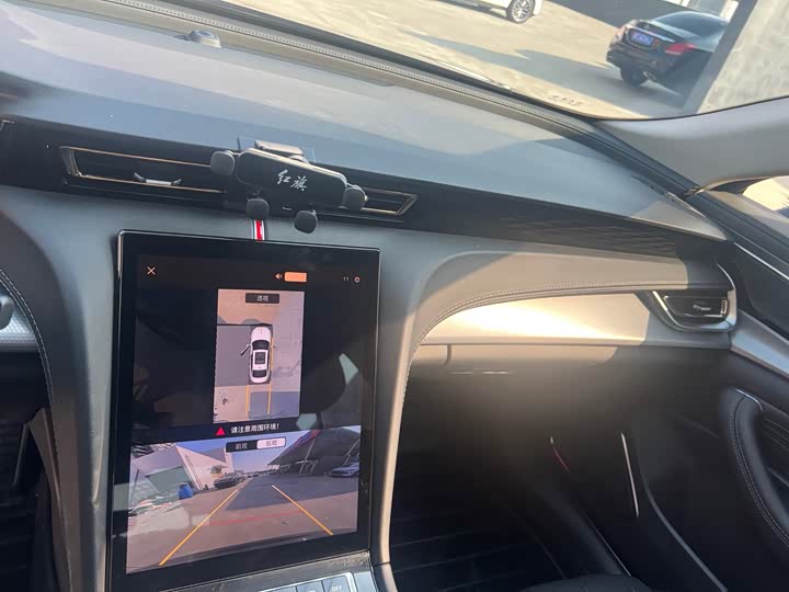 Фото 8 - Hongqi H5