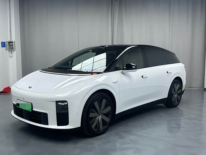 Фото 1 - LiXiang i6