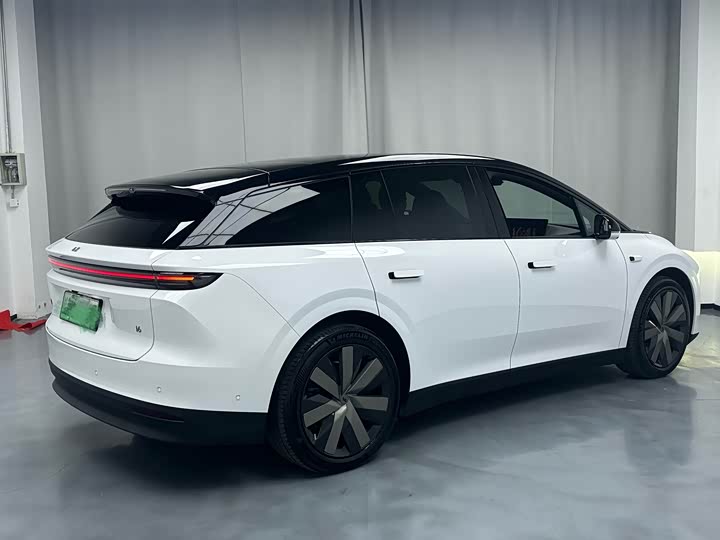 Фото 4 - LiXiang i6