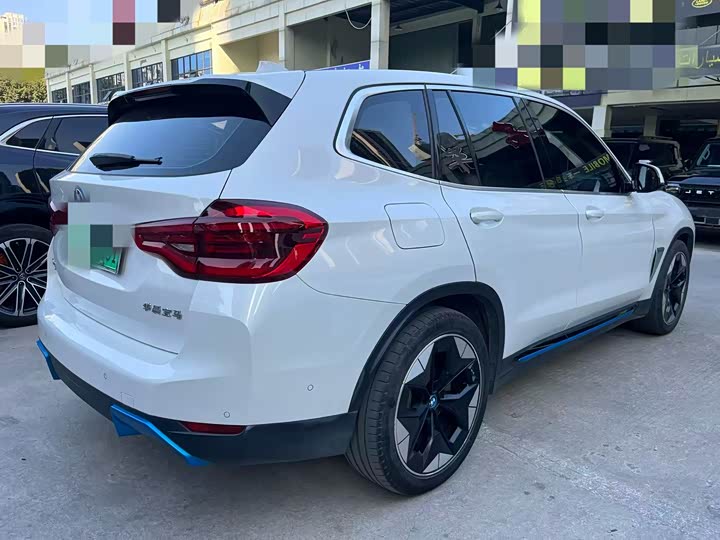 Фото 3 - BMW iX3