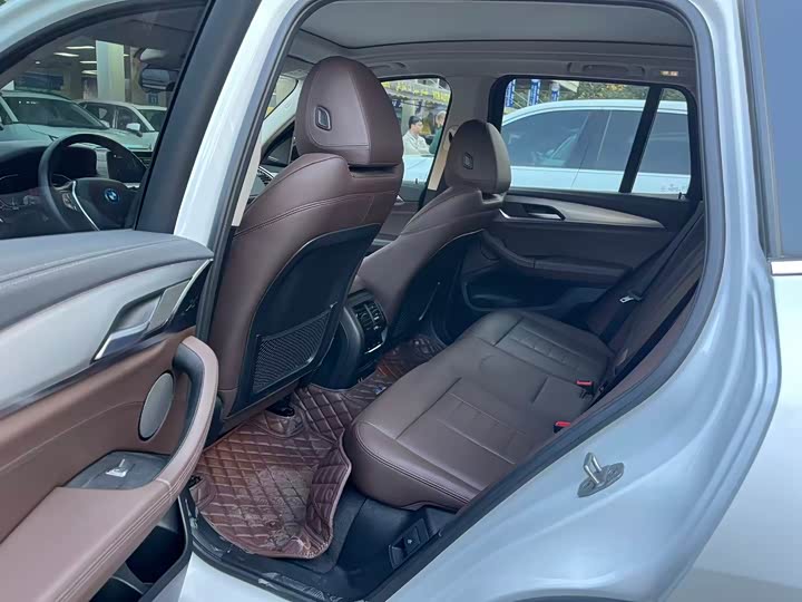 Фото 7 - BMW iX3