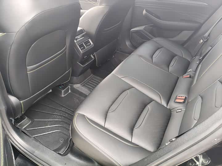 Фото 8 - Geely Preface