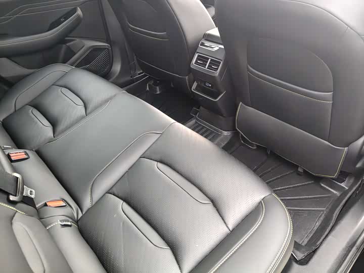 Фото 9 - Geely Preface