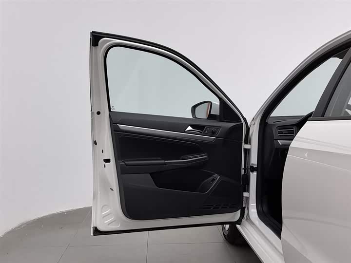 Фото 8 - Volkswagen Lavida