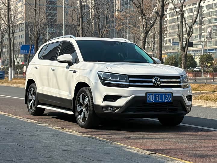 Фото 3 - Volkswagen Tharu