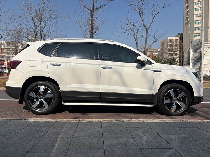 Фото 8 - Volkswagen Tharu