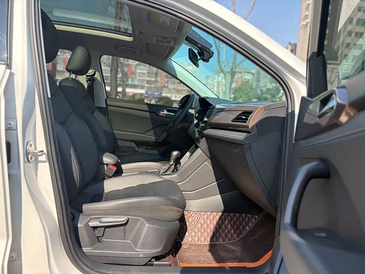 Фото 9 - Volkswagen Tharu