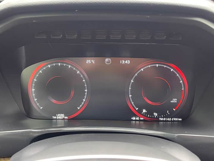 Фото 2 - Volvo XC90