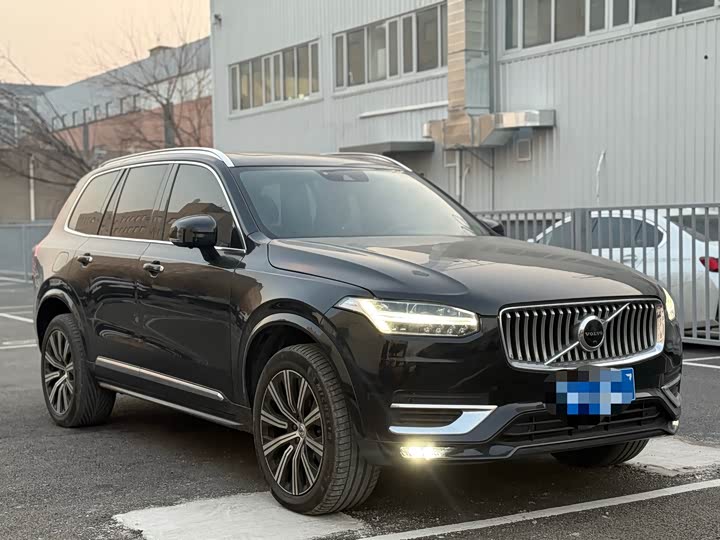 Фото 4 - Volvo XC90