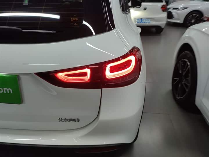 Фото 8 - Mercedes-Benz GLA-Class