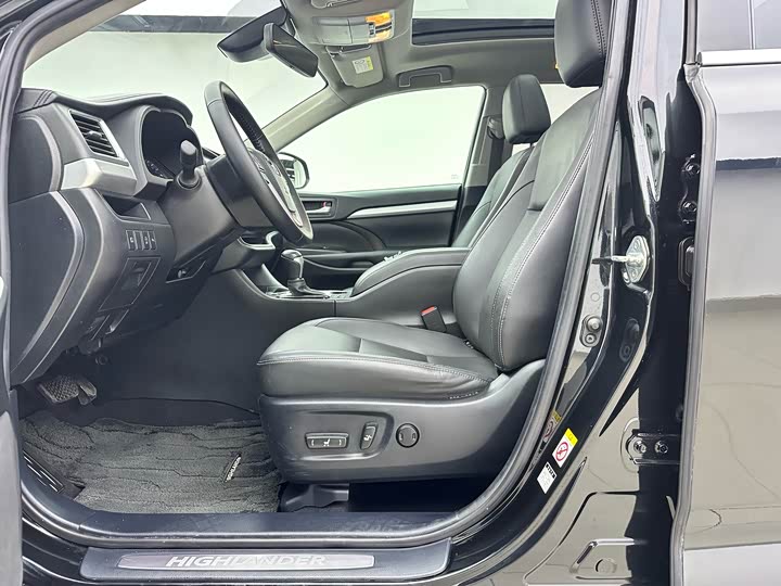 Фото 6 - Toyota Highlander