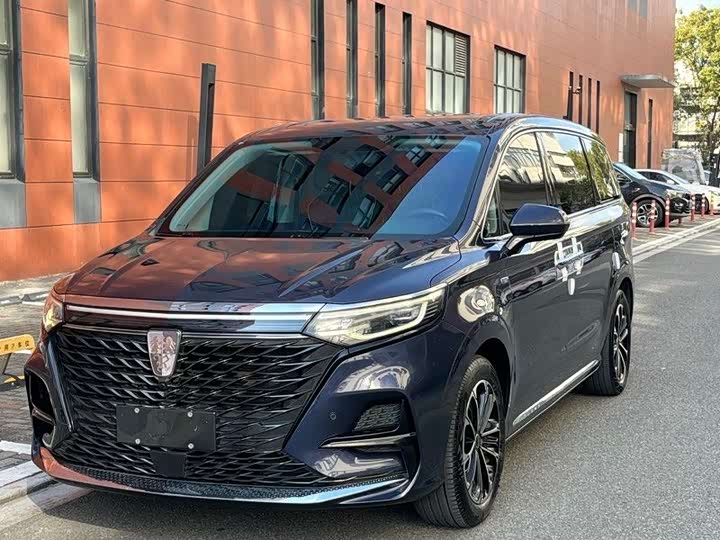 Фото 1 - Roewe iMax 8