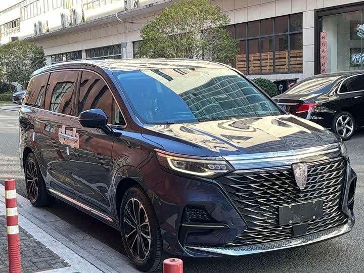 Фото 3 - Roewe iMax 8