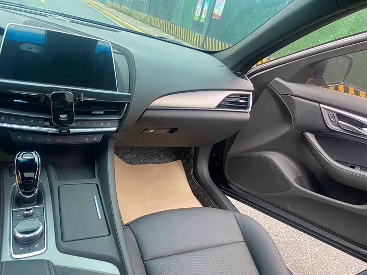 Фото 9 - Cadillac CT5