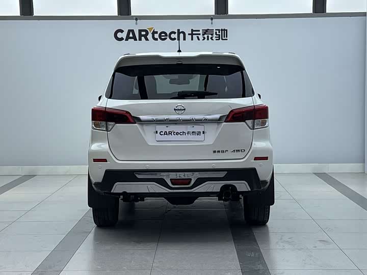 Фото 4 - Nissan Terra