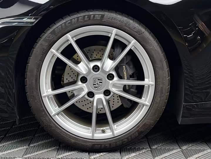 Фото 8 - Porsche 911