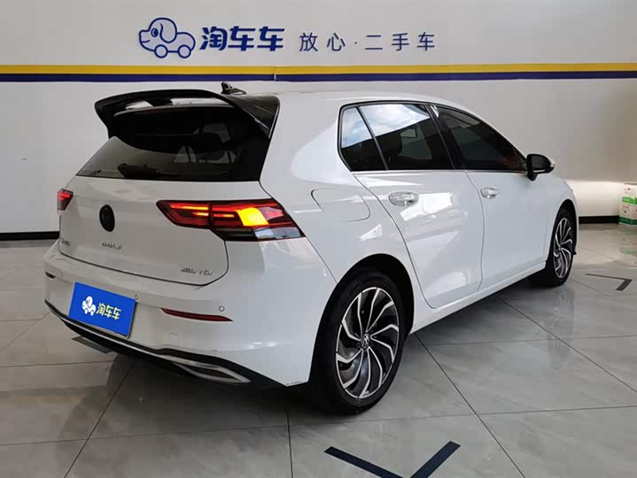 Фото 3 - Volkswagen Golf