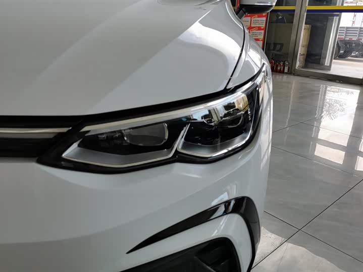 Фото 5 - Volkswagen Golf