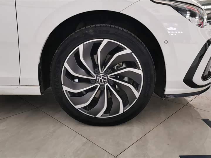 Фото 6 - Volkswagen Golf