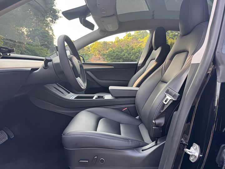 Фото 4 - Tesla Model Y