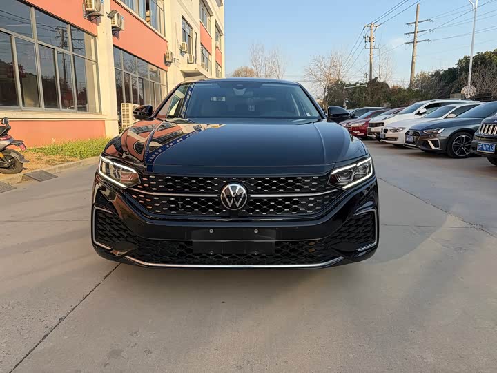 Фото 1 - Volkswagen Passat