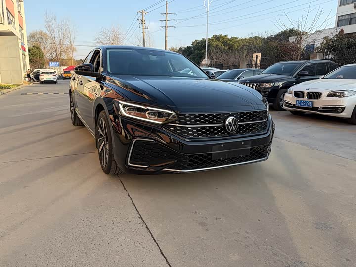 Фото 2 - Volkswagen Passat