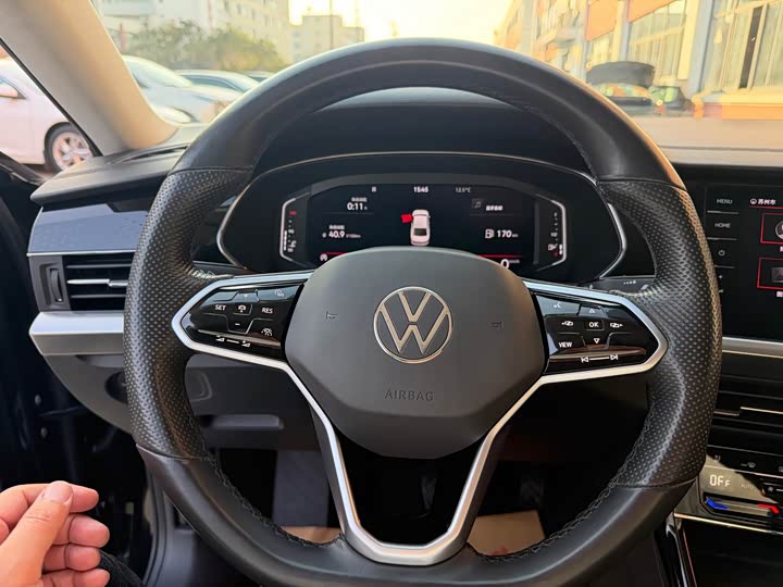 Фото 9 - Volkswagen Passat