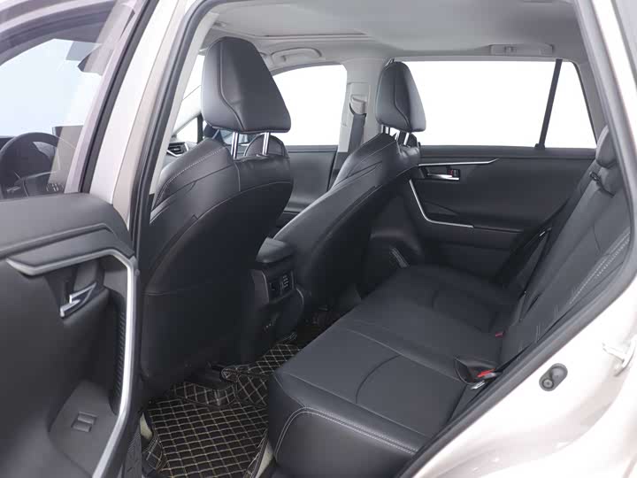 Фото 7 - Toyota Wildlander