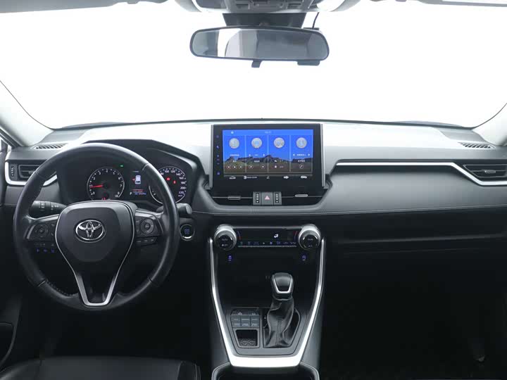 Фото 9 - Toyota Wildlander