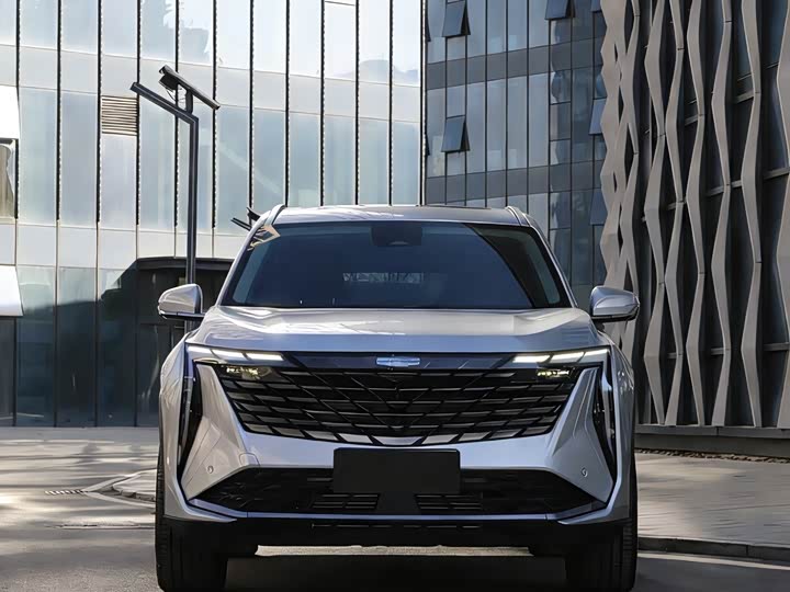 Фото 2 - Geely Atlas L