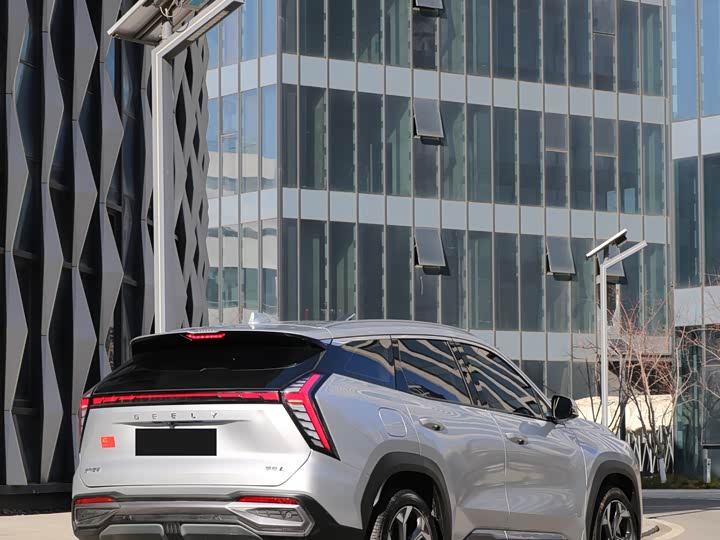 Фото 7 - Geely Atlas L