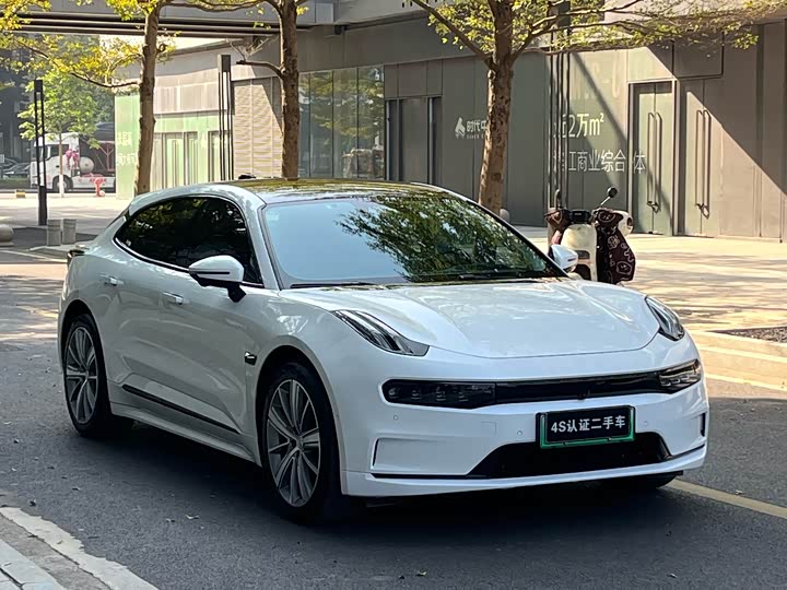 Фото 3 - Zeekr 001