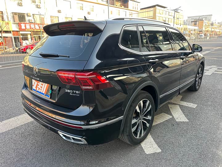 Фото 4 - Volkswagen Tiguan L Pro