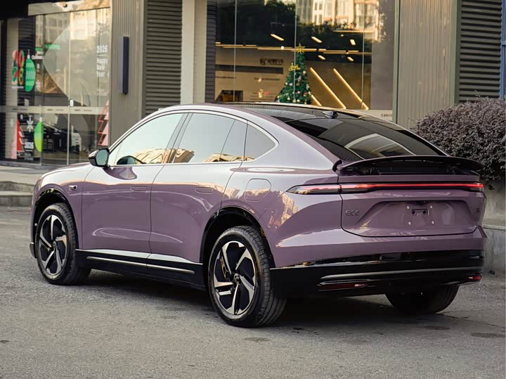 Фото 4 - Nio EC6