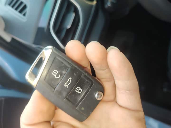 Фото 9 - Volkswagen Tharu