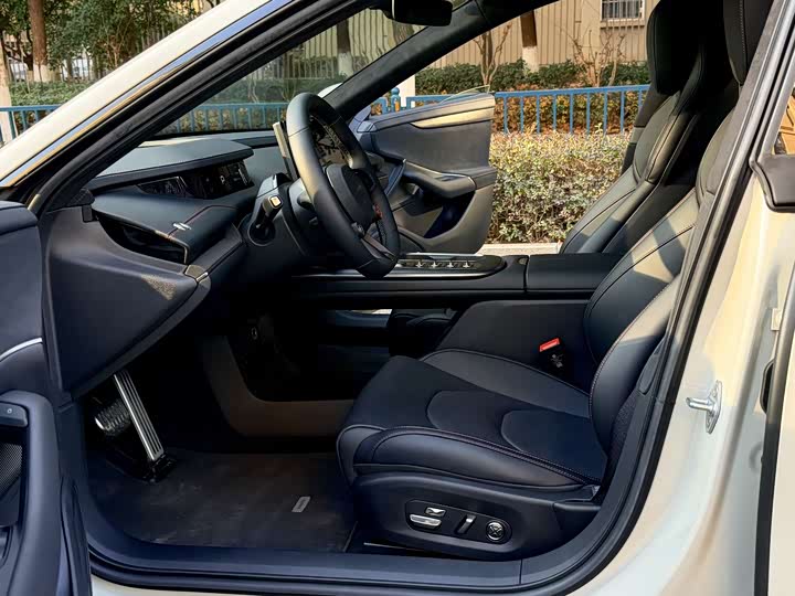 Фото 8 - Xiaomi SU7