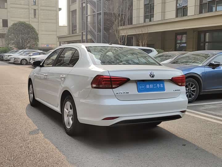 Фото 4 - Volkswagen Lavida