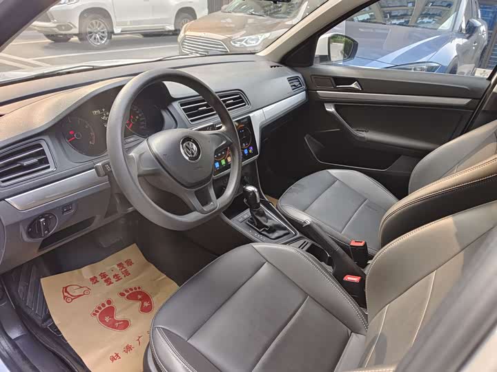 Фото 8 - Volkswagen Lavida